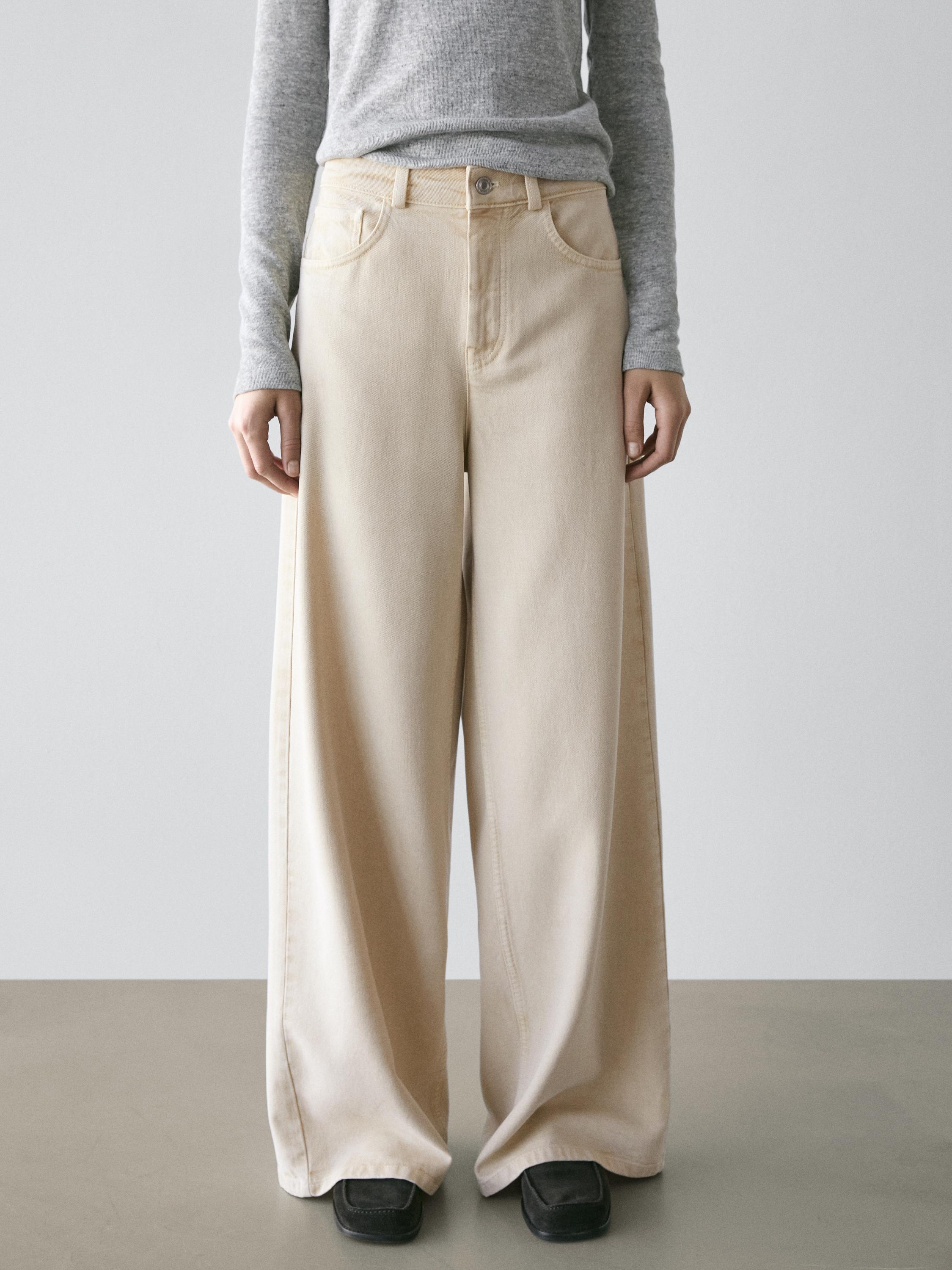 Low-rise wide-leg jeans